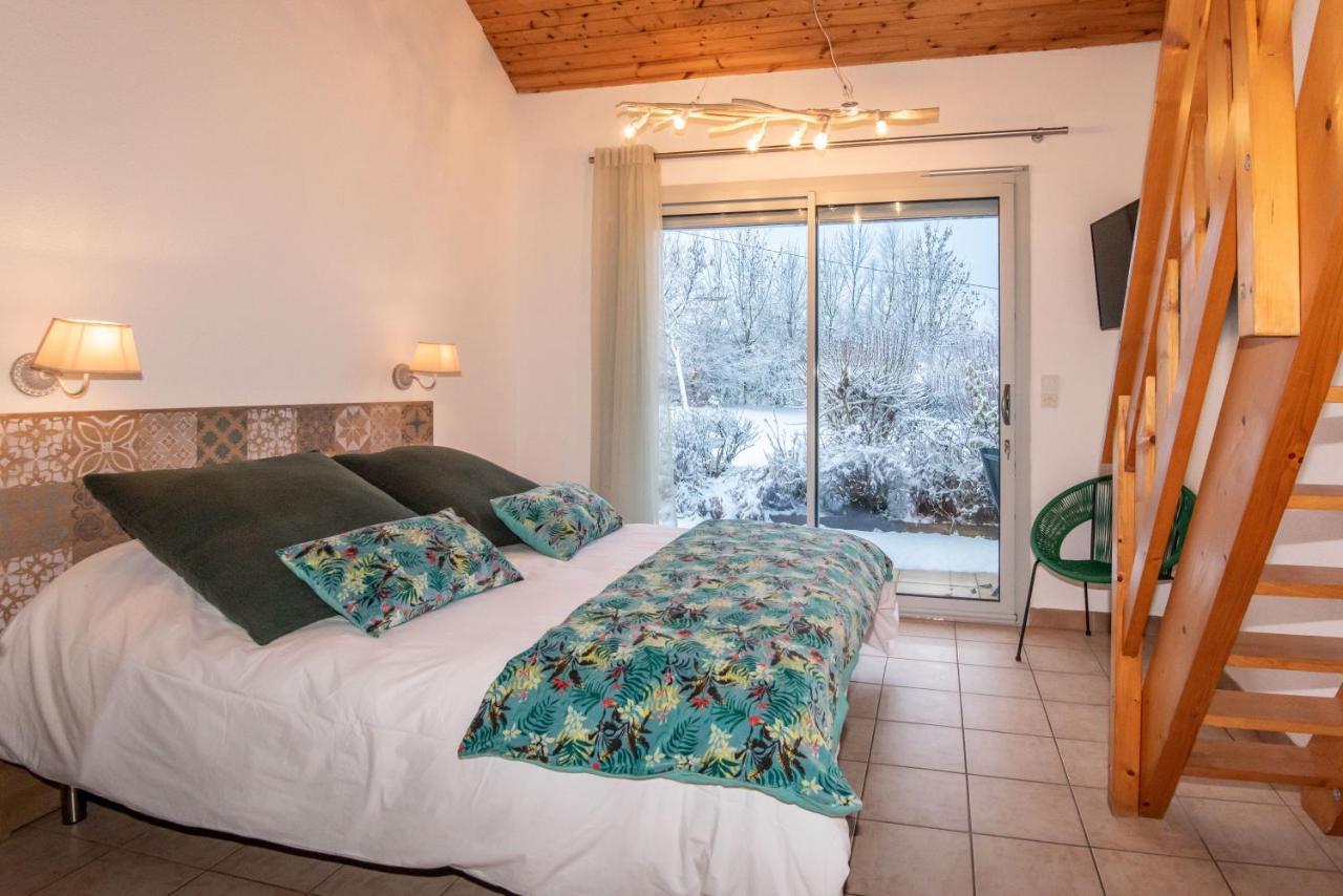 "La Combe Fleurie" Appartements & Chambres Saint-Bonnet-en-Champsaur Esterno foto