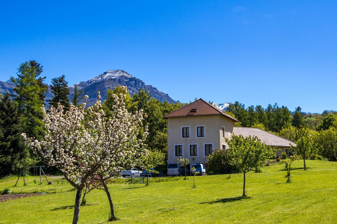 "La Combe Fleurie" Appartements & Chambres Saint-Bonnet-en-Champsaur Esterno foto